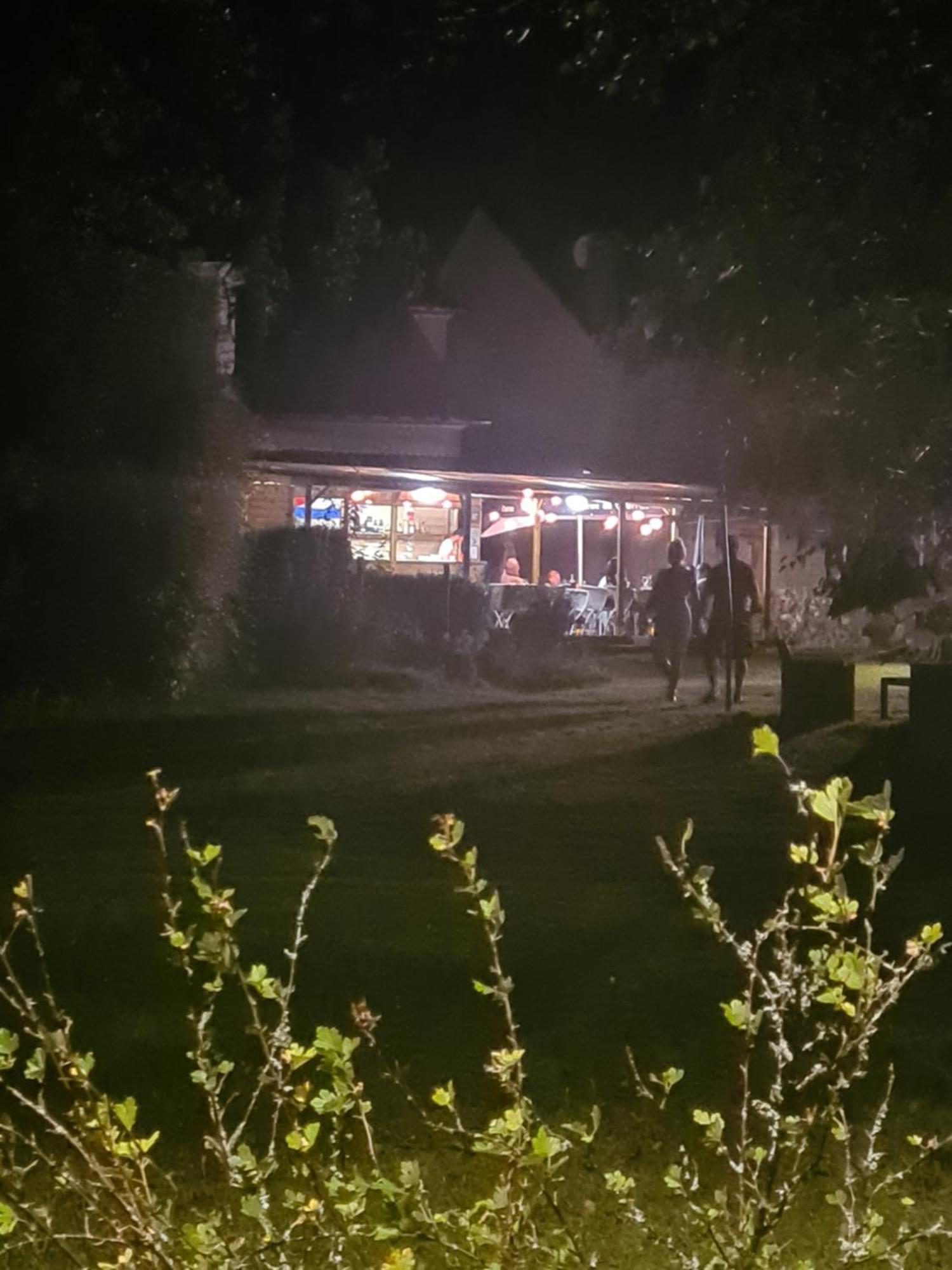 Hotel Saint Julien Aux Bois Exteriör bild