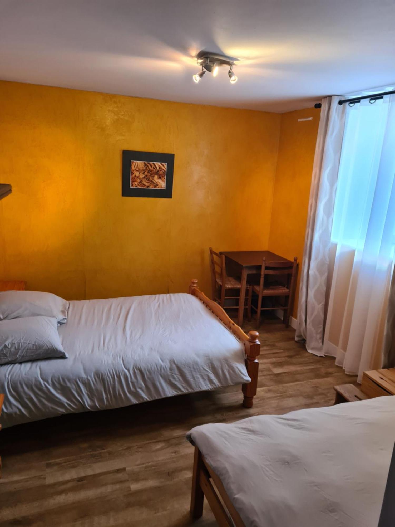Hotel Saint Julien Aux Bois Rum bild